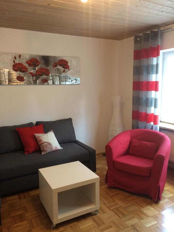 Ferienwohnung Im Gruenen Illschwang Buitenkant foto